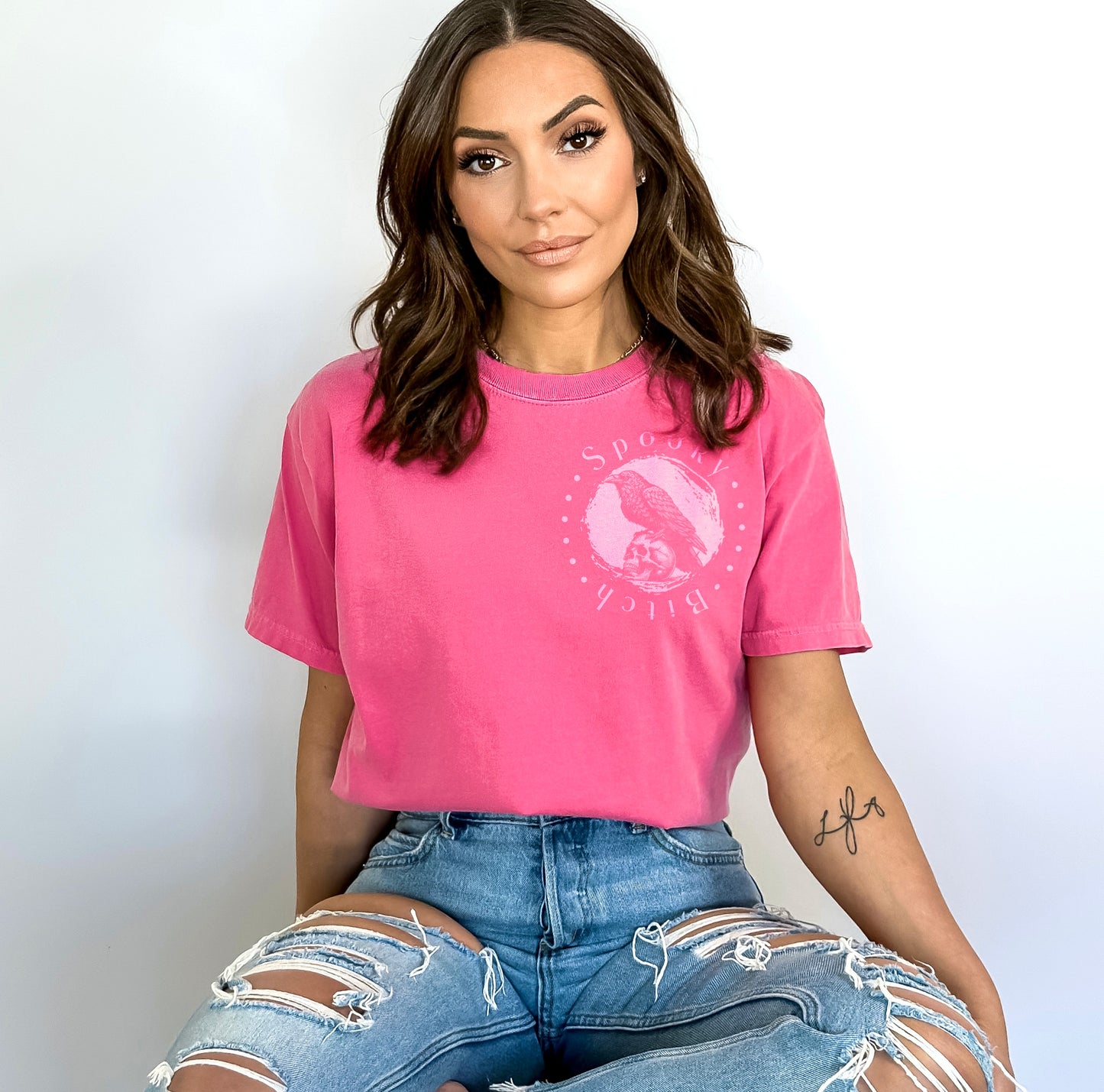 Cute & Creepy Shirt for Spooky Bitch – Raven on a Skull – Gothic Dark