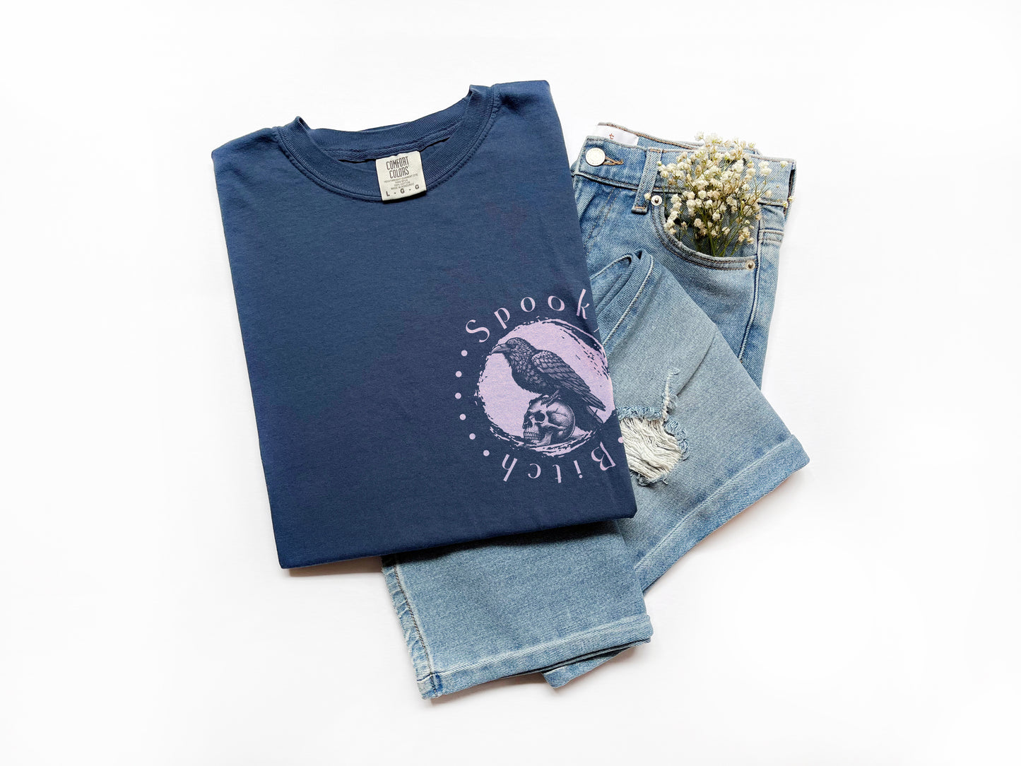 Cute & Creepy Shirt for Spooky Bitch – Raven on a Skull – Gothic Dark