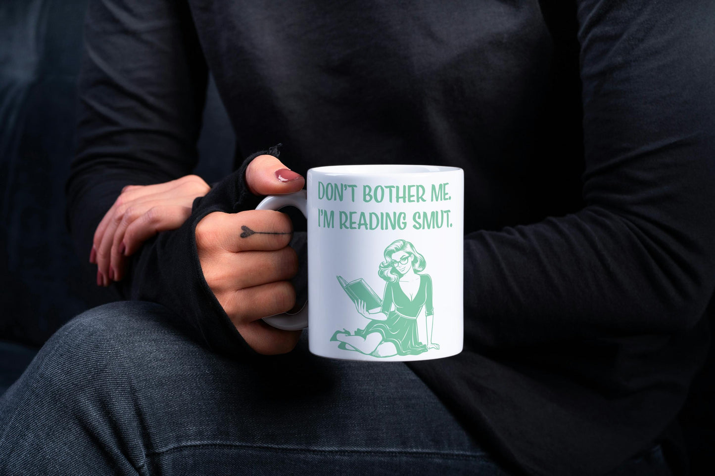 Funny gift mug - Women who read smut - Romantic fantasy Booktok fan-