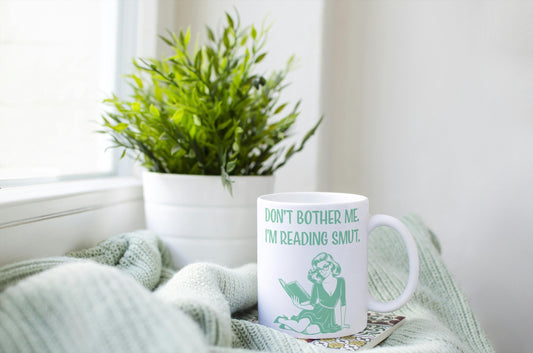 Funny gift mug - Women who read smut - Romantic fantasy Booktok fan-